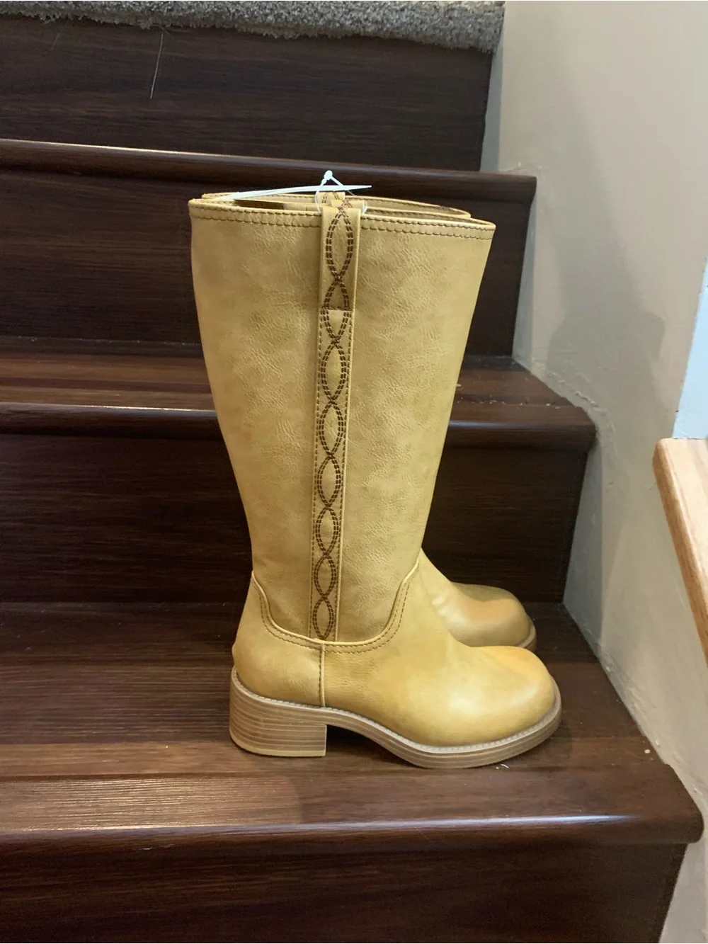 New Woman’s No Boundaries Tall Yellow Over-the-Knee Boots. Size 6